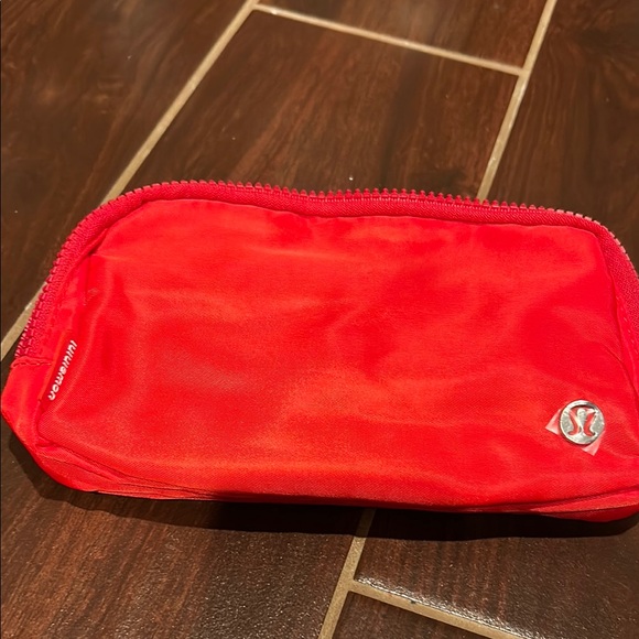 lululemon athletica Accessories - Lululemon Athletica Scarlet Belt Bag